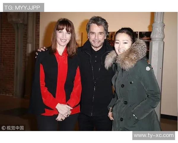 珍妮与足球明星亲密合影分享快乐瞬间引发粉丝热议 珍妮与足球明星亲密合影分享快乐瞬间引发粉丝热议